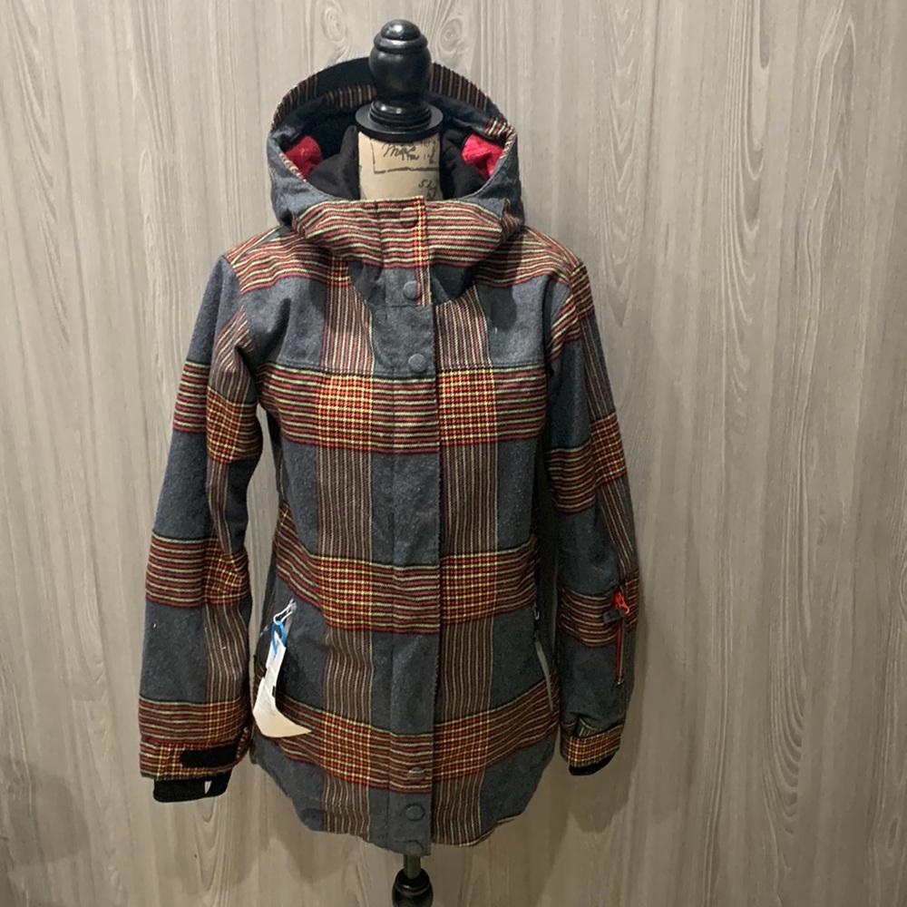 Powder Room Coat (Canada)